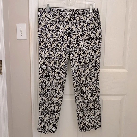 LOFT Like New Cream and Black Patterned Marisa Riviera Cropped Pant - Picture 2 of 7